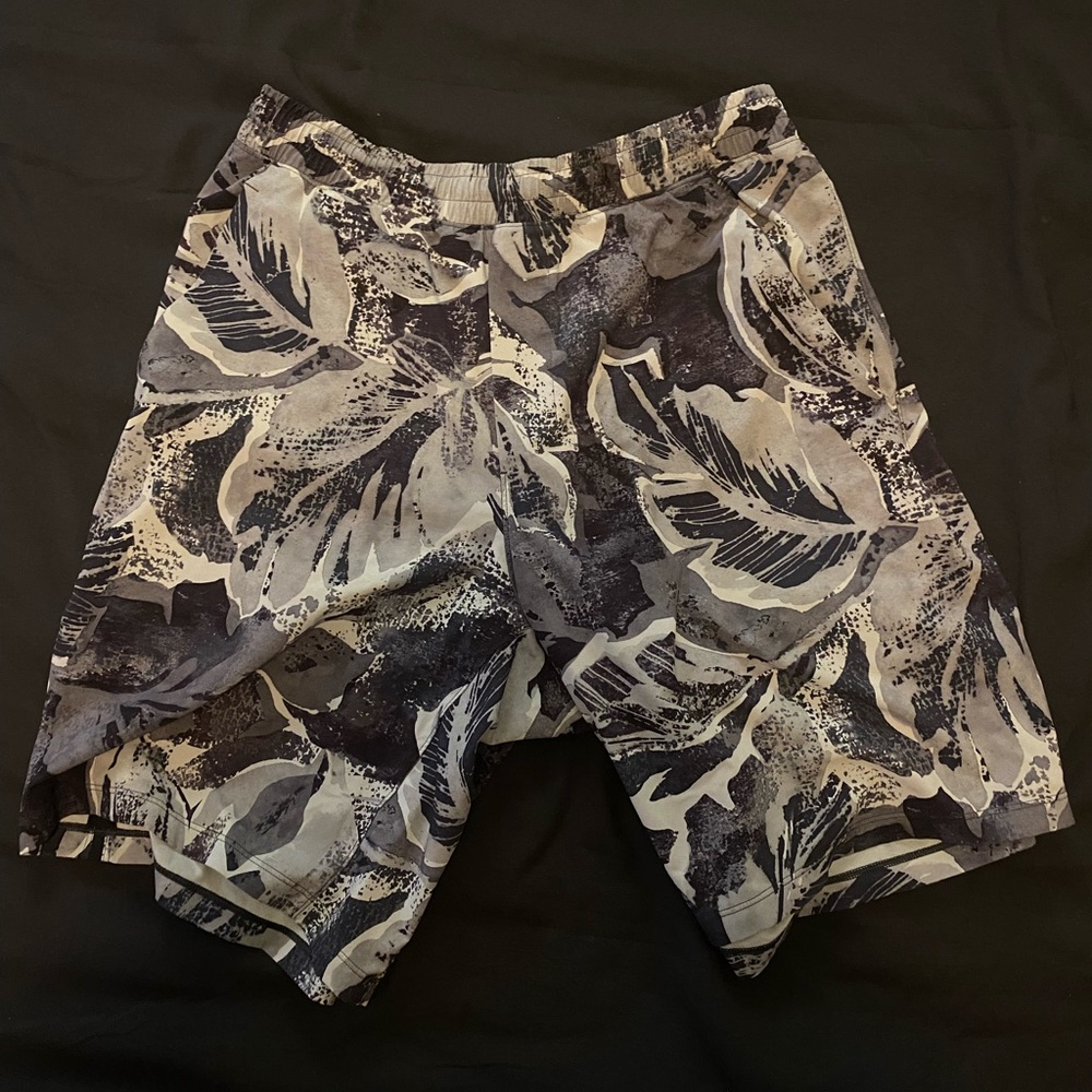 9 inseam lululemon shorts